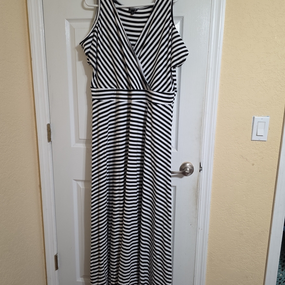 torrid Black and White Striped Surplice Maxi Dress - Picture 6 of 7